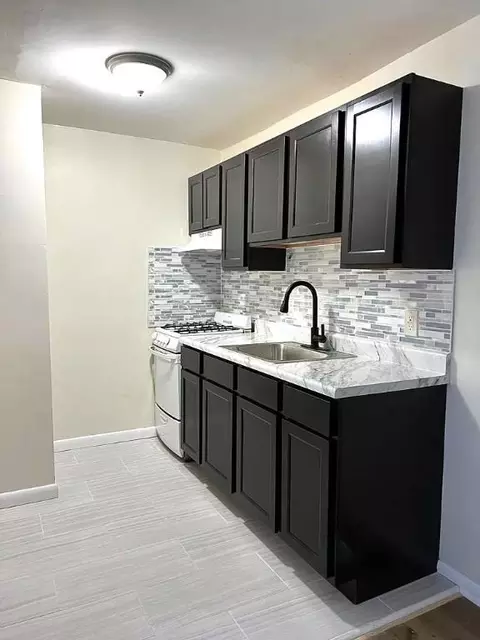 390 Stuyvesant Ave #18, Irvington, NJ 07111