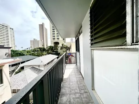417 Namahana St #17, Honolulu, HI 96815