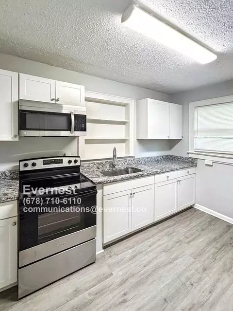 9 W Main St, Hampton, GA 30228 photo 2