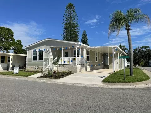 15666 49th St N #1050, Clearwater, FL 33762