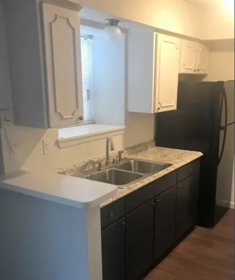 500 E 31st St #110, Bryan, TX 77803