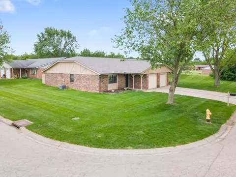 3477 Redbud Dr, Troy, OH 45373