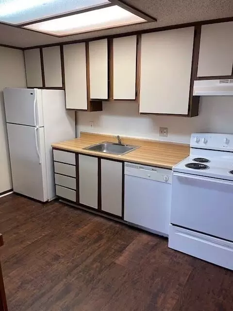 481 Hambrick Rd, Stone Mountain, GA 30083