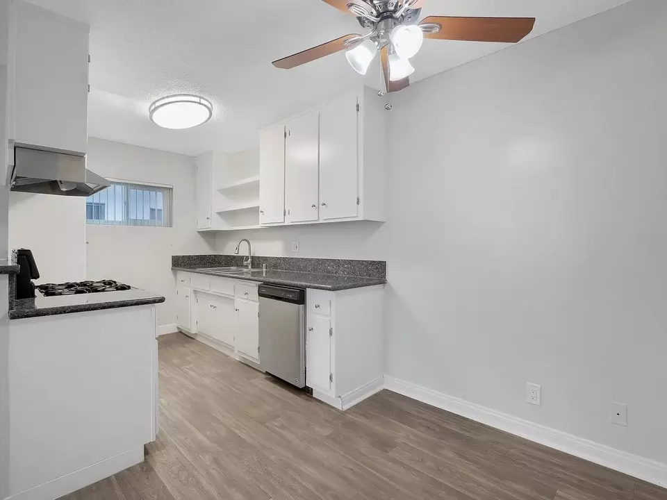  12405 Benedict Ave, Downey, CA 90242 photo 2