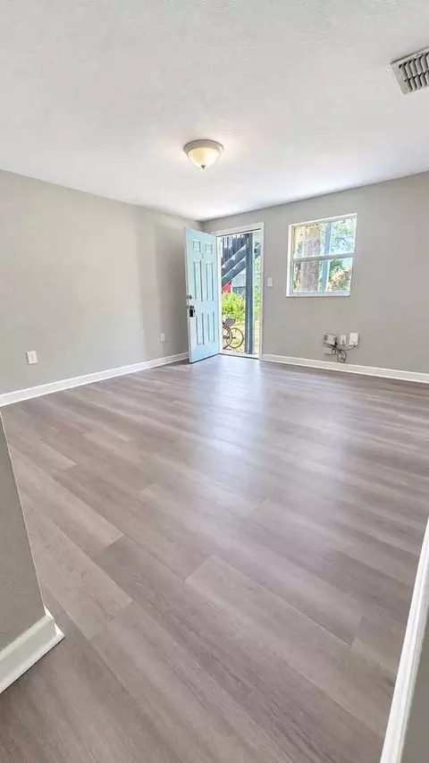 101 S Forest St #1, Plant City, FL 33563