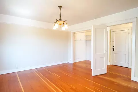 2238 SE Madison St #9, Portland, OR 97214