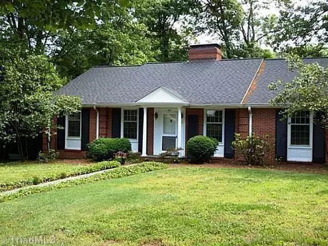 705 Dover Rd, Greensboro, NC 27408