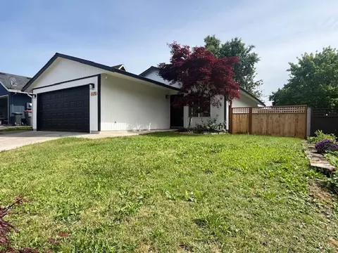 325 Cosmo St, Lafayette, OR 97127