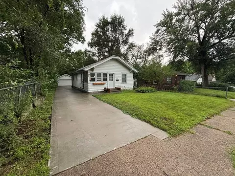 3101 Cleveland Ave, Des Moines, IA 50317