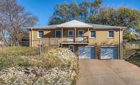 5801 S 50th St, Omaha, NE 68117