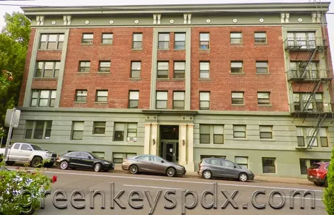 1631 NW Everett St, Portland, OR 97209