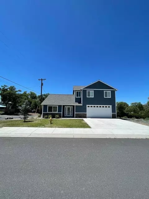 7809 Markgraf Ln, Klamath Falls, OR 97603