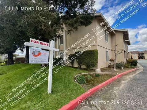 511 Almond Dr #10, Lodi, CA 95240