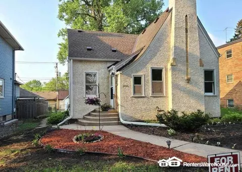 2036 Iglehart Ave, Saint Paul, MN 55104