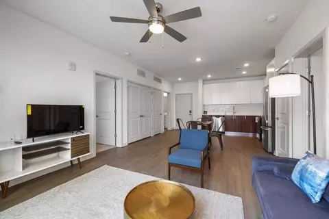 e main st, Louisville, KY 40202