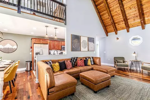 toot hollow cir, Bryson City, NC 28713