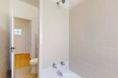 5493 S Cornell Ave, Chicago, IL 60615