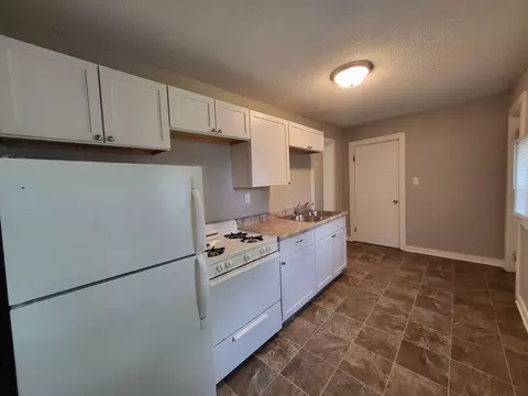 3840 15th St, Des Moines, IA 50313