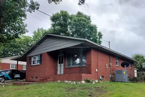 6025 Dahlgren Ave, Fayetteville, NC 28314