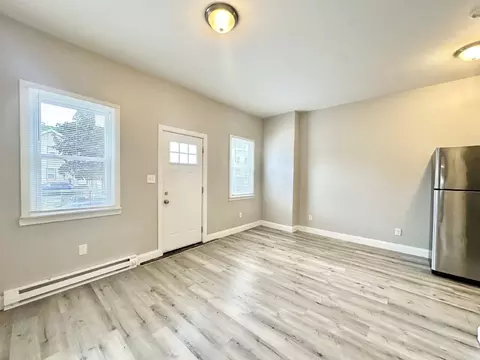 521 1st St, Troy, NY 12180