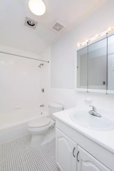 162 Summer St #26, Somerville, MA 02143