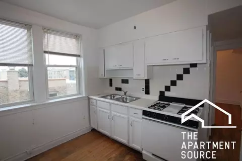 3052 W Berteau Ave #3, Chicago, IL 60618