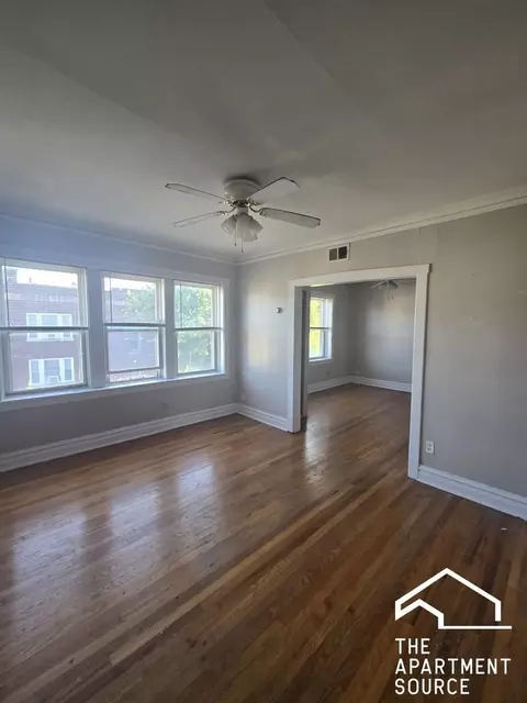 3052 W Berteau Ave #3, Chicago, IL 60618