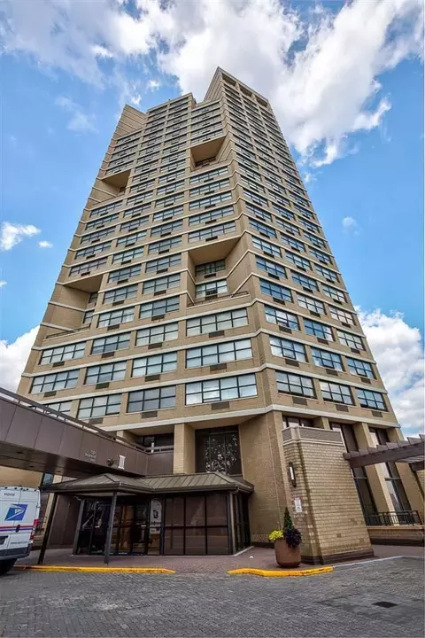 7002 John F Kennedy Blvd E, Guttenberg, NJ 07093