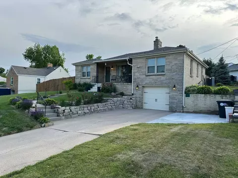 534 N 72nd Ave, Omaha, NE 68114