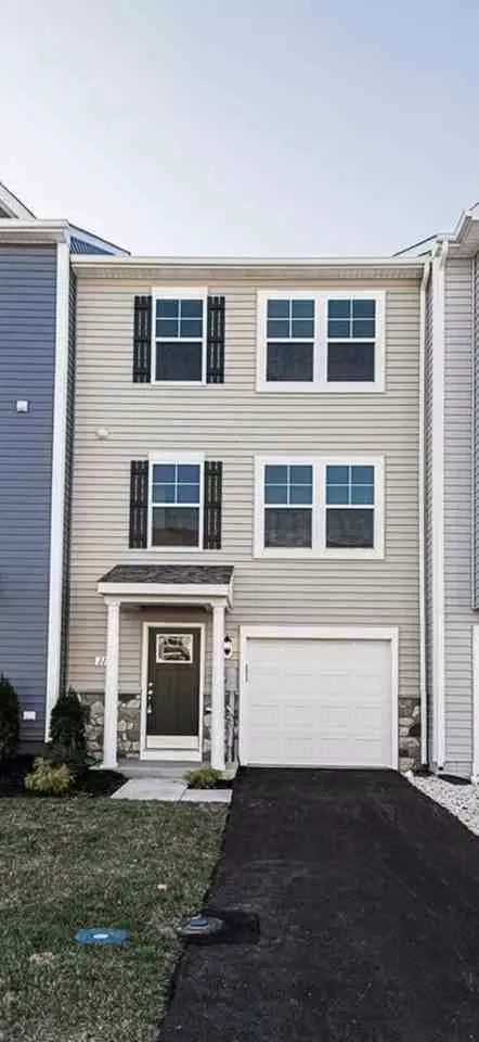 112 Cecily Way #112, Ranson, WV 25438