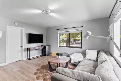 ne 6th st, Hallandale Beach, FL 33009