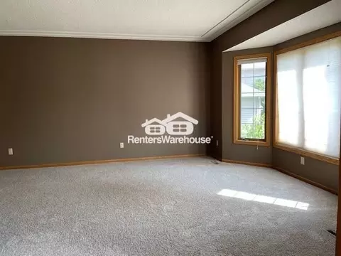 9142 Cambridge Alcove, Woodbury, MN 55125
