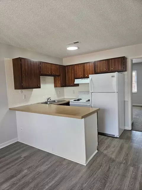 515 Green Valley Dr #18, Mount Vernon, IN 47620