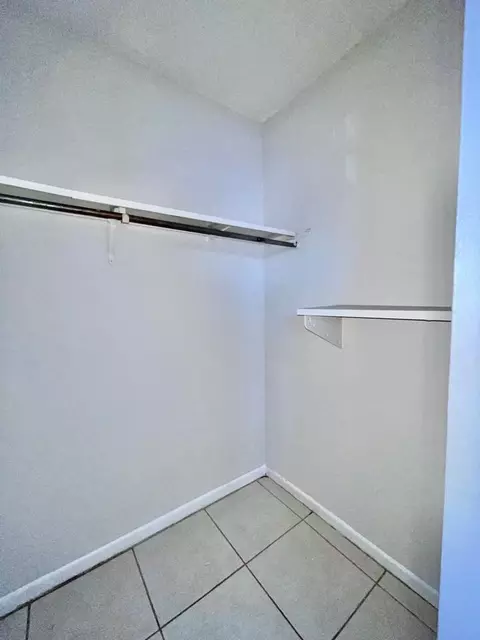 651 NW 177th St, Miami Gardens, FL 33169