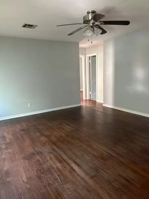 1110 W Apache St, Norman, OK 73069