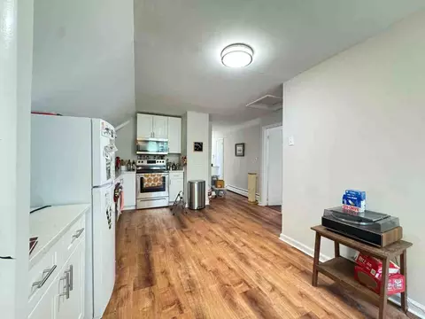 56 Hillside Pl #4, New Haven, CT 06511
