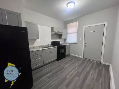 364 E 59th St #1, Chicago, IL 60637
