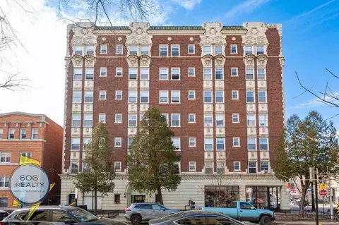 6930 N Greenview Ave #207, Chicago, IL 60626