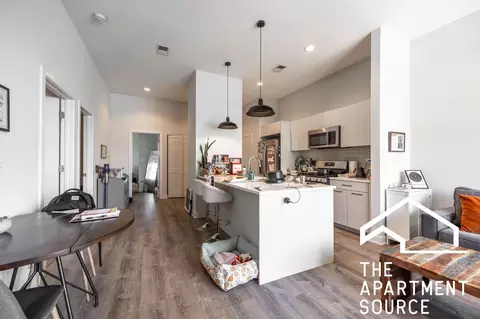 2247 W Lawrence Ave #401, Chicago, IL 60625