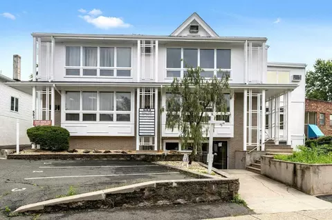 543 Valley Rd #8, Montclair, NJ 07043