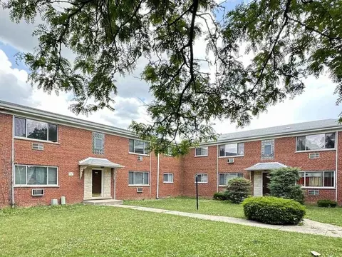 1306 Carol St #2B, Park Ridge, IL 60068