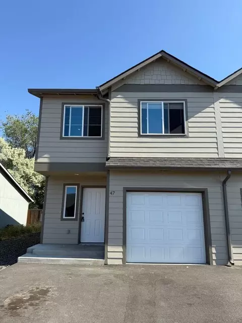43 Samantha Ct, Yakima, WA 98903