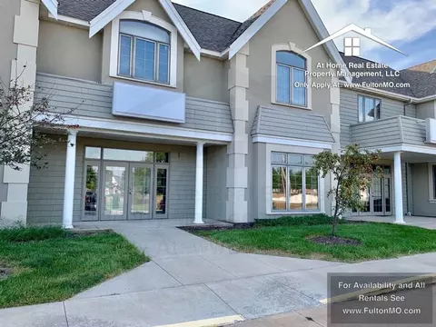 2606 N Bluff St, Fulton, MO 65251