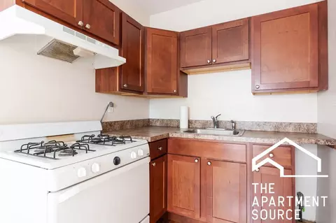 516 W Cornelia Ave #210, Chicago, IL 60657