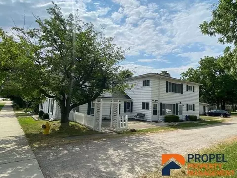 8141 Macomb St, Grosse Ile, MI 48138