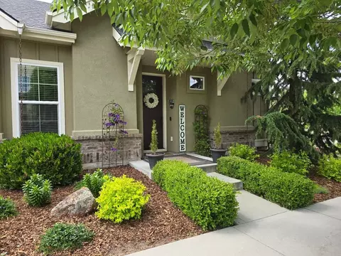 4937 E Woodcarver Dr, Boise, ID 83716