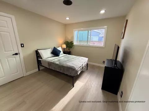 6382 Yale Cir, Huntington Beach, CA 92647