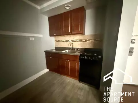 6930 N Greenview Ave #610, Chicago, IL 60626