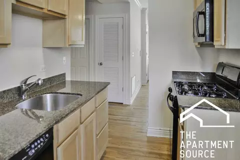 1210 W Waveland Ave #1, Chicago, IL 60613