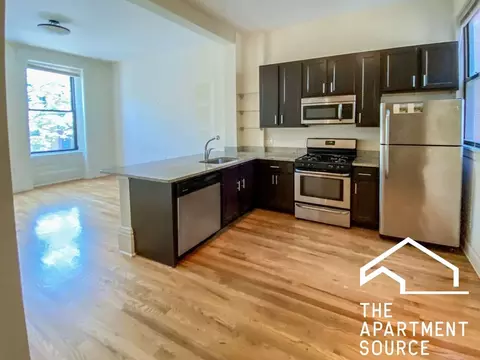 2954 N Racine Ave #2F, Chicago, IL 60657